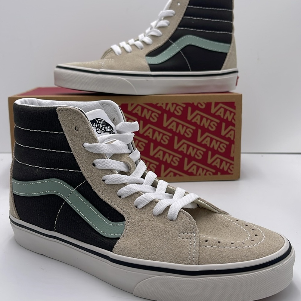 Vans WMNS Sk&-Hi Canvas Suede Pop Black Mu
VN000CMXBML
Sneakers - Picture 14 of 16